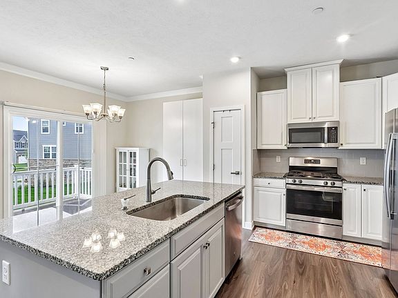 4th image of 232 Cranesbill Dr