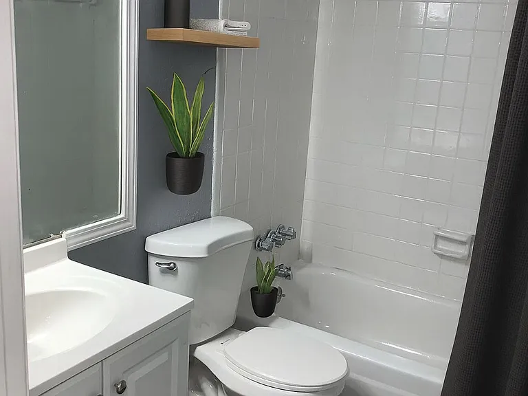 1736 Delano Ave #2 — Photo 8