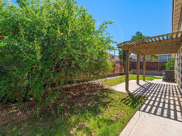 27090 Adelanto Dr — Photo 11