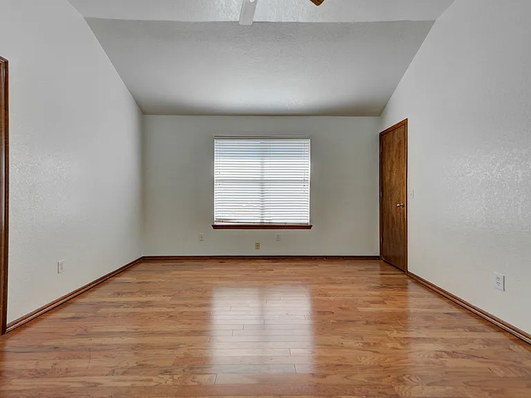 2809 E Lake Dr — Photo 4