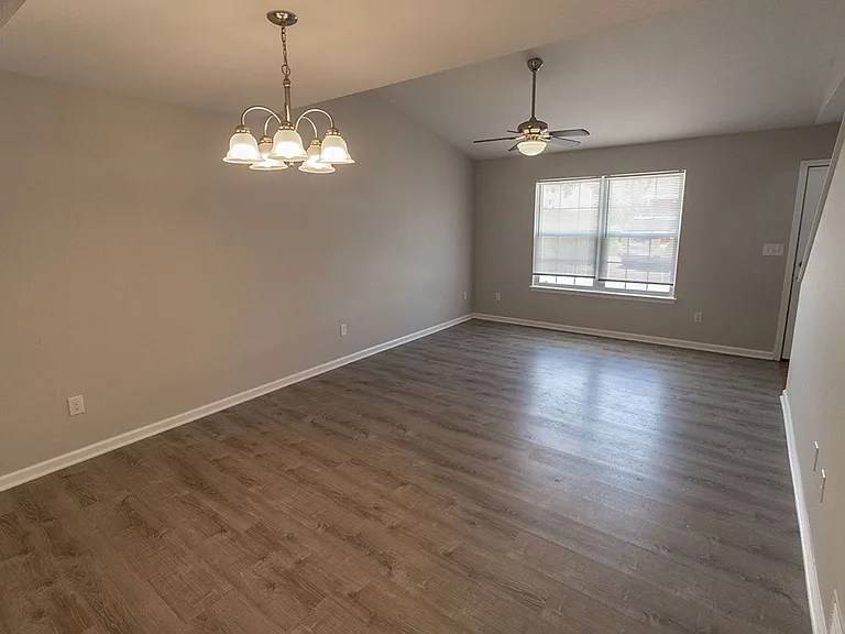 1401-1403 Bodie Dr — Photo 8