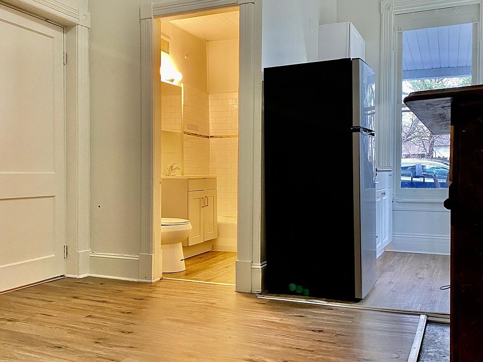 2nd image of 95 Green St #3