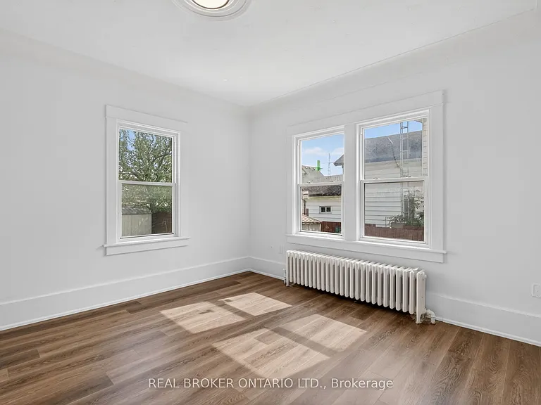 4417A Ellis St — Photo 2