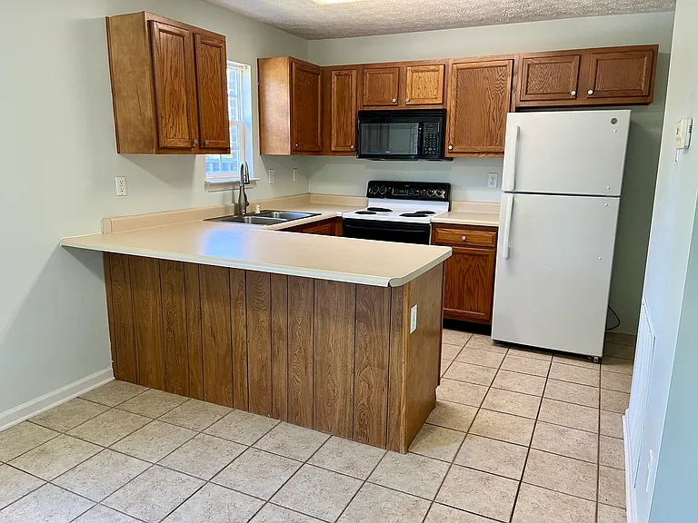 1803 Ellison Pl — Photo 4