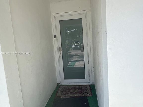 3rd image of 5400 SW 140th Pl