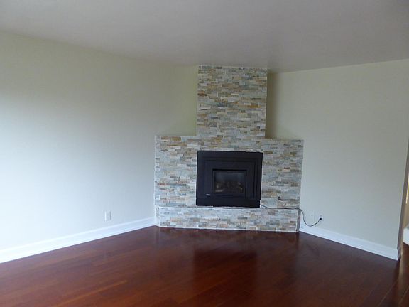 3rd image of 1414 Kansas St APT 8