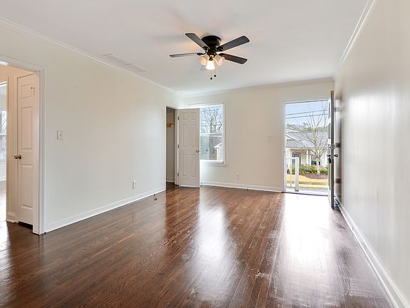 5th image of 176 Park St SE #1