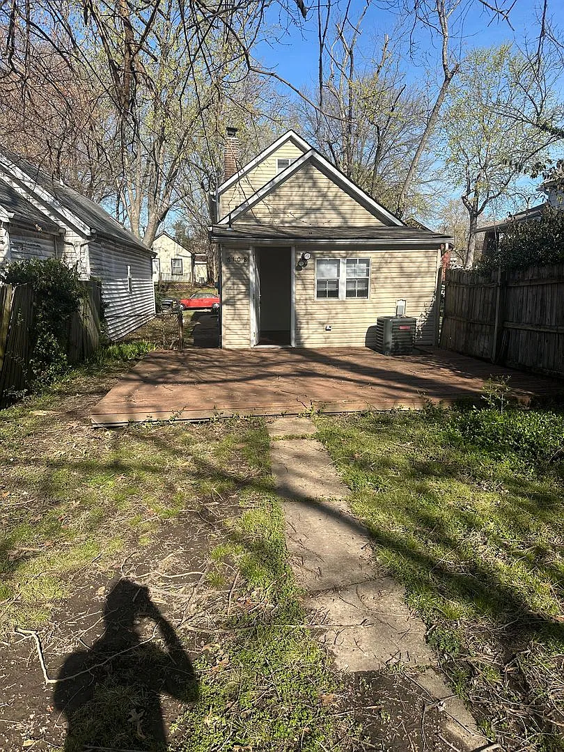 Cozy 2 bedroom home 2 blocks from Carondelet Park — Photo 1