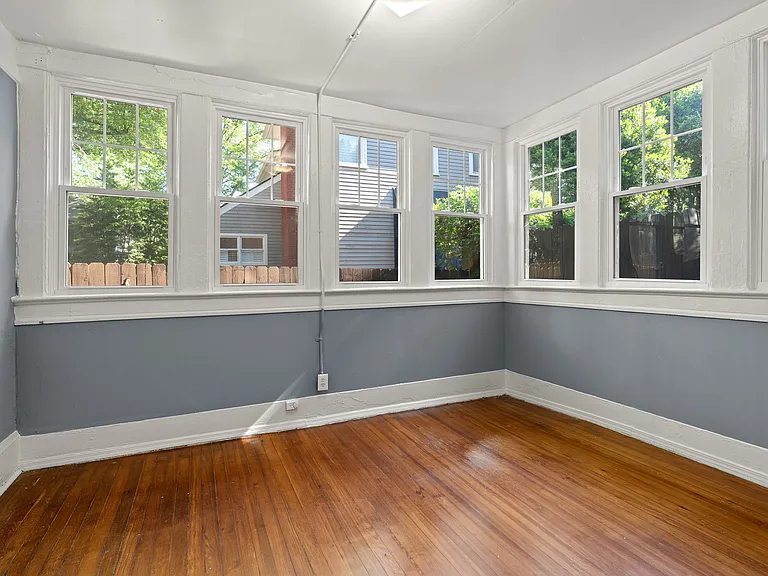 160 4th St NE #9 — Photo 13