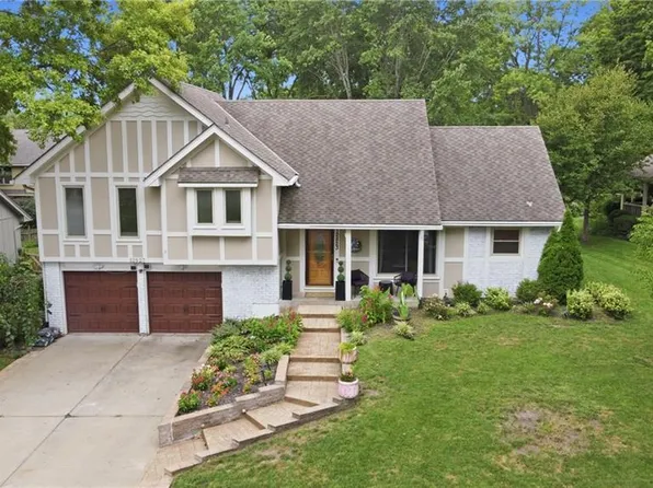 12823 W 82nd St, Lenexa, KS 66215