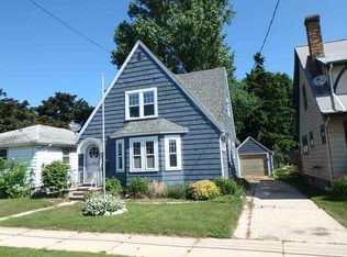 2112 12th St, Two Rivers, WI 54241