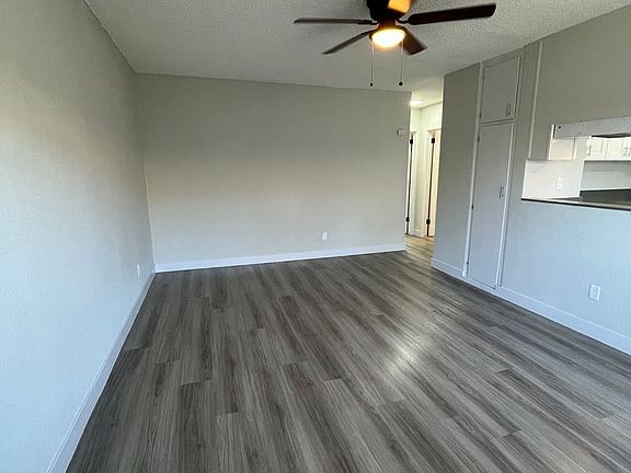 4th image of 859 W 81st St APT 6