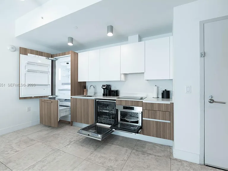 239 SW 9th St #2103 — Photo 5