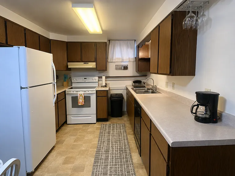 1701 Rushmore St #2 — Photo 5