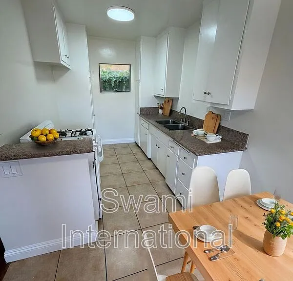 2804 W El Segundo Blvd #12 — Photo 3