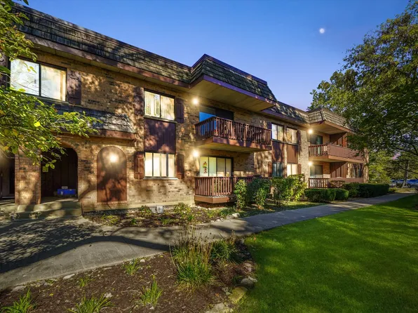 7920 Woodglen Ln APT 207, Downers Grove, IL 60516