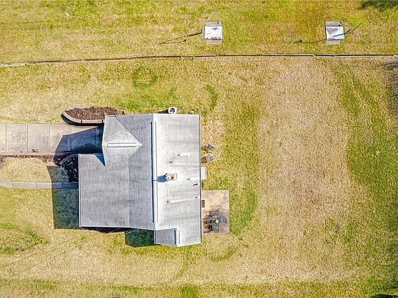 4th image of 720 Malibran Dr