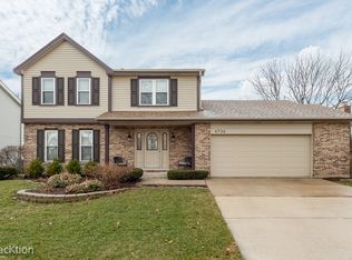6736 Bunker Hill Cir, Downers Grove, IL 60516
