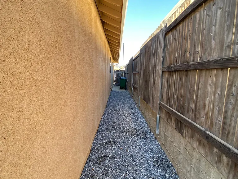 2953 Bancroft Dr — Photo 27