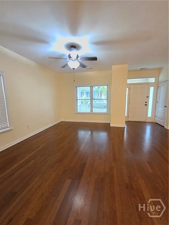 3 bed, 2.5 bath, 1584 sqft, $3,300 — Photo 3