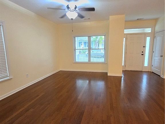 3rd image of 503 E 32nd St