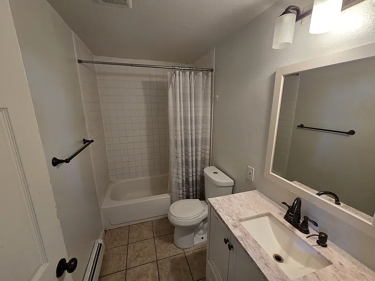 1136 Xanthia St #1136 — Photo 8