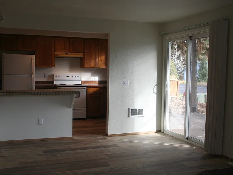1777 NE Tucson Way — Photo 8