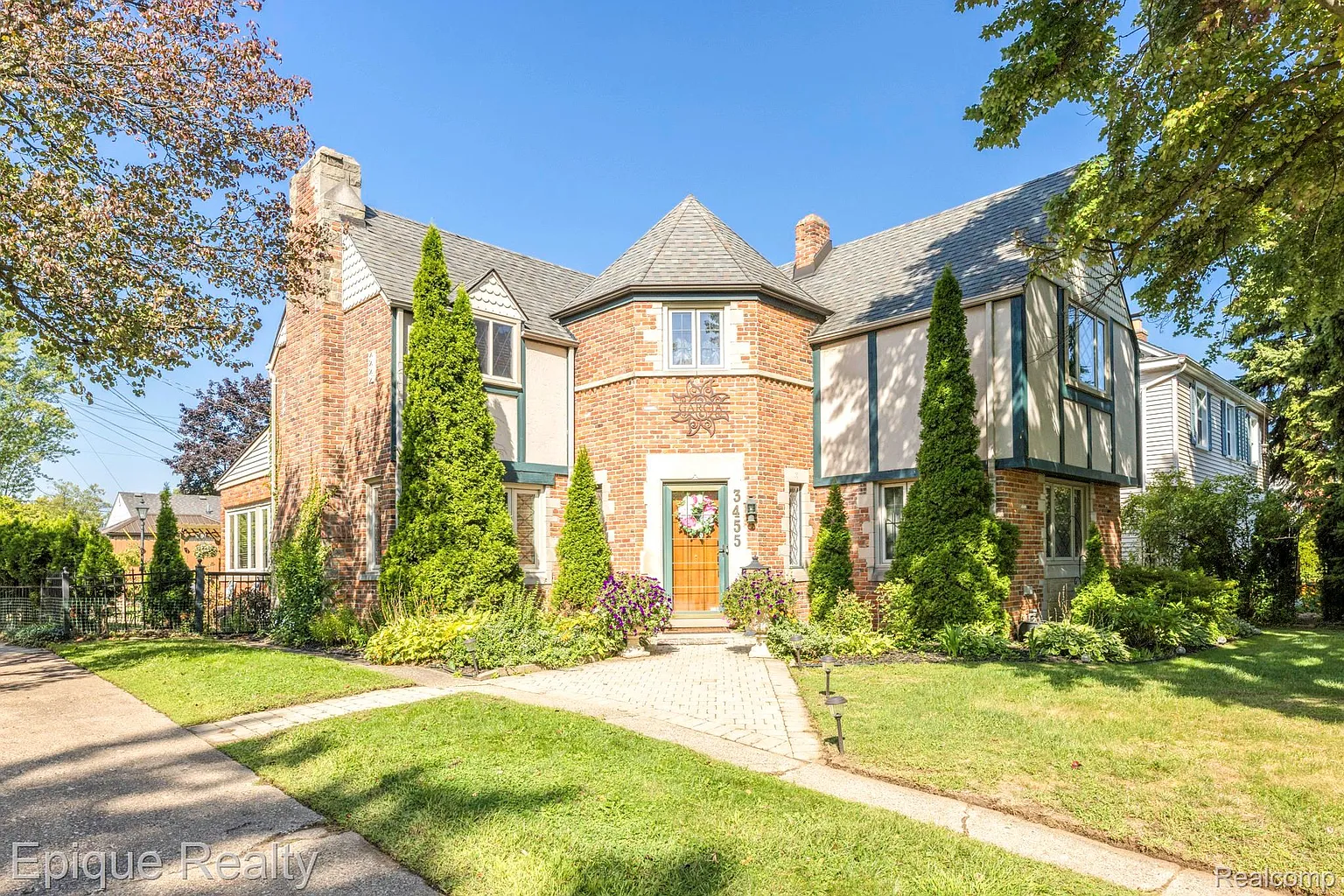 3455 Gratiot Ave photo 1