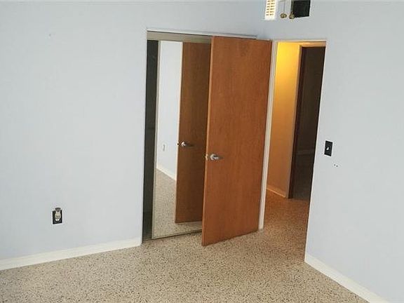 5th image of 1008 S Daytona Ave