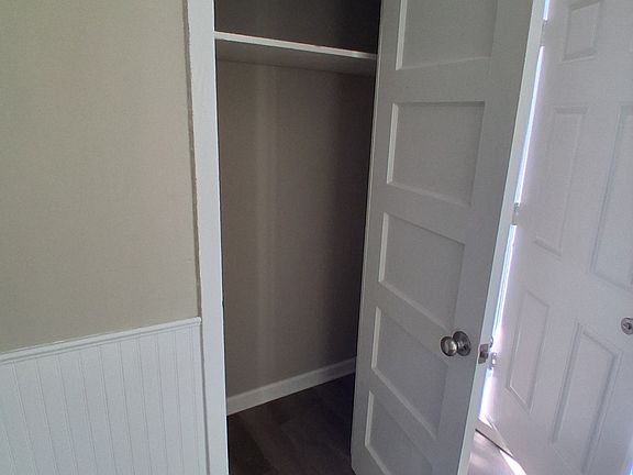 4th image of 569 Dantzler St