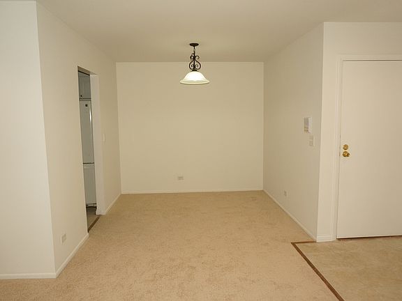 4th image of 271 Elmwood Ln Unit A2