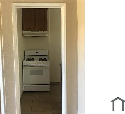 2555 Foothill Blvd — Photo 8