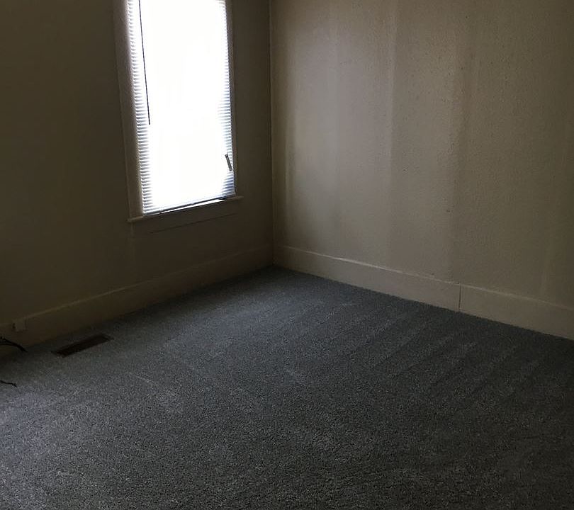 2nd image of 300 E Broad St #A