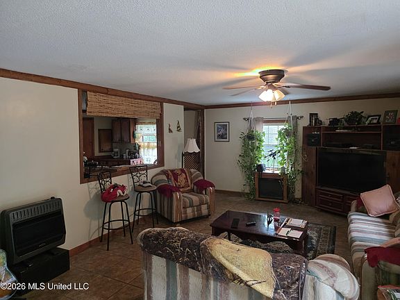 4th image of 2025 Hendrix Rd
