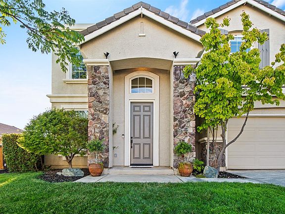 2nd image of 3318 Corinthian Ln