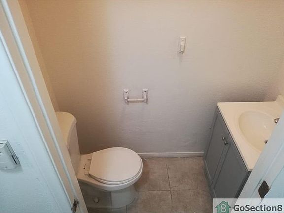 4th image of 1714 E 113th St #1714