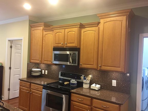 3rd image of 1227 Buckingham Pl