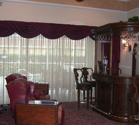 Formal Sitting/Living Area