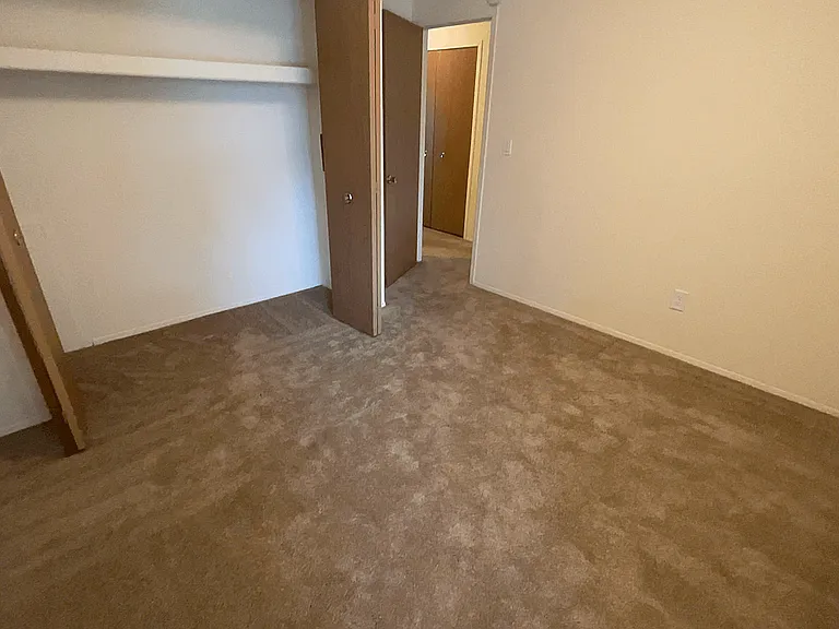 Eastwood Village Apartments — Photo 53