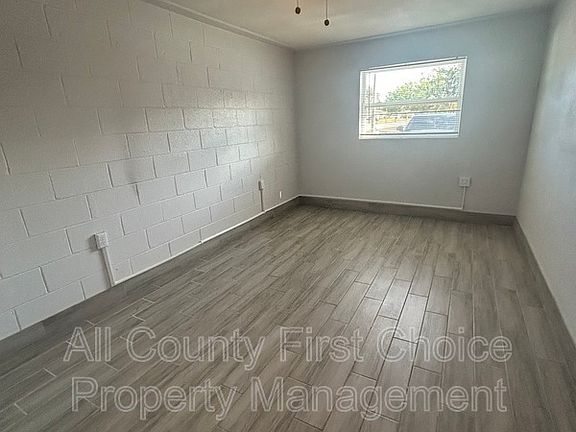 3rd image of 1216 Grantwood Ave