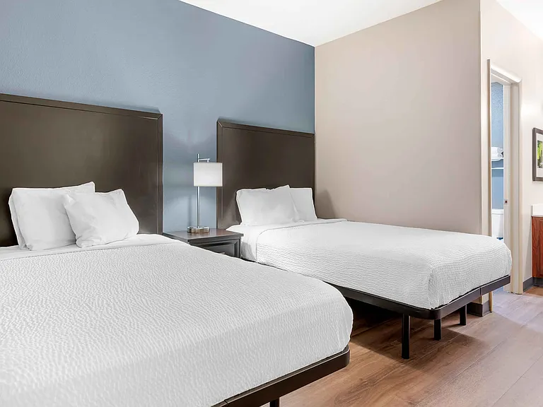 Deluxe Studio - 2 Full Beds