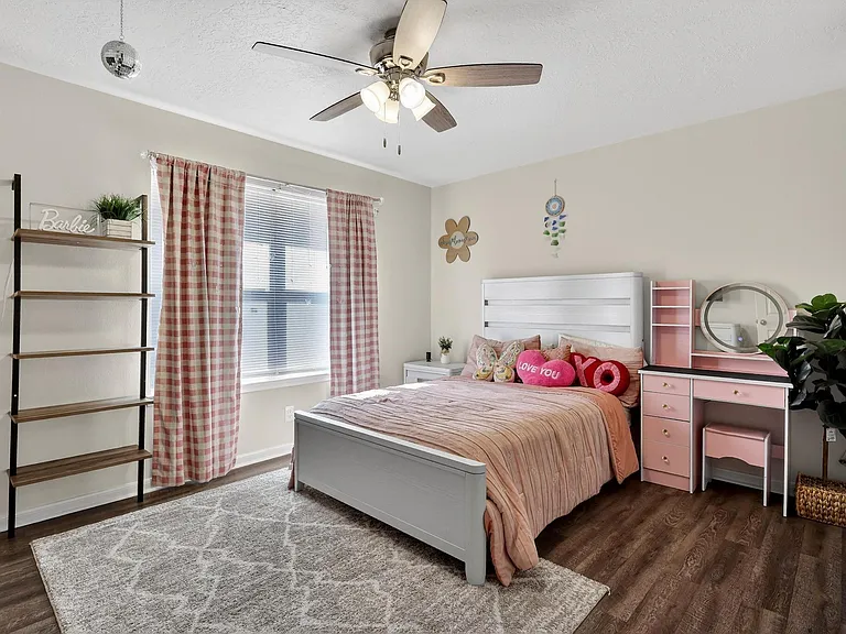 9514 Marblemount Dr — Photo 16