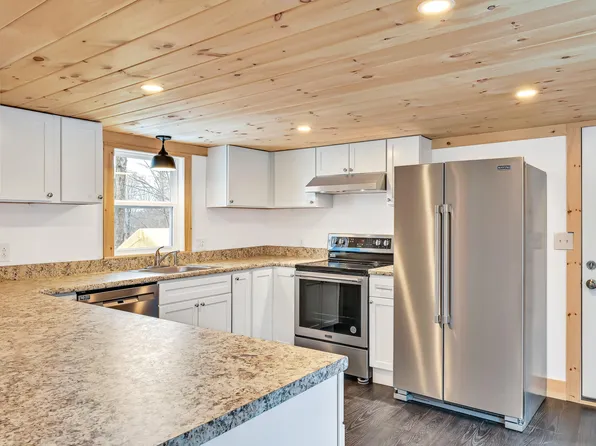 20 Judson St #1, Mechanic Falls, ME 04256