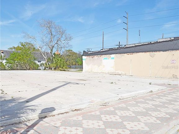 3rd image of 408 Dr Mary McLeod Bethune Blvd