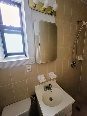 Rented by Gold & Appel Realty Corp | media 7