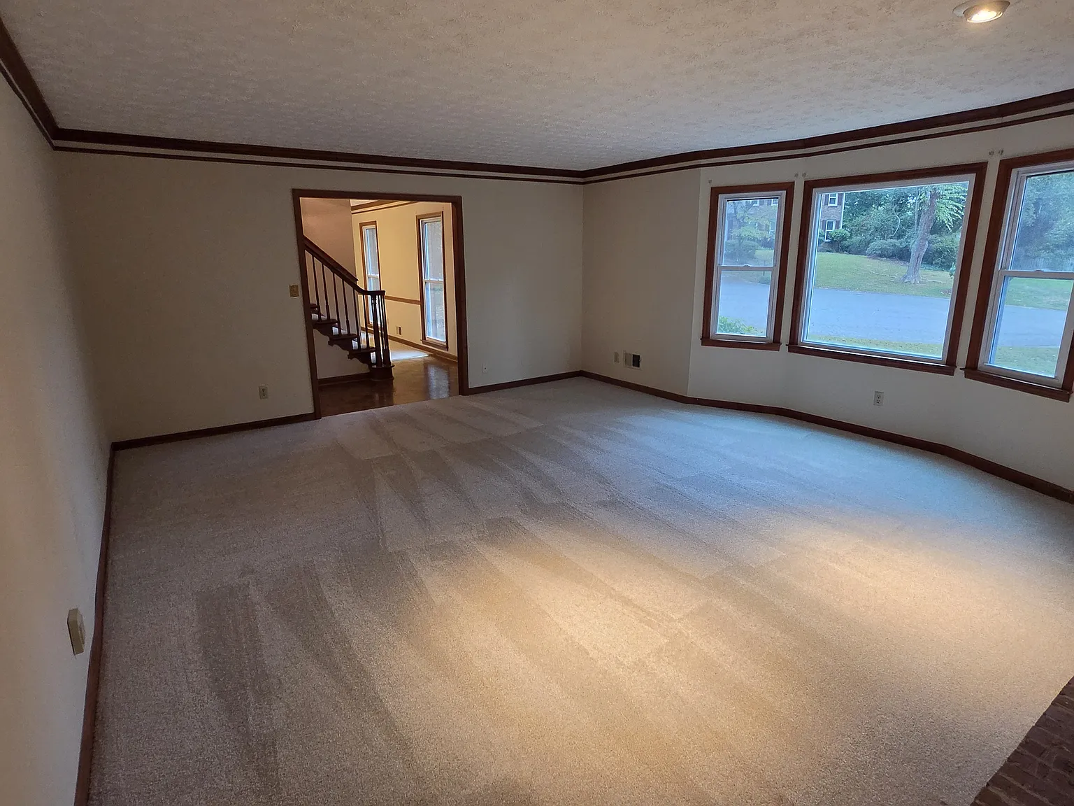 3 bed, 2.5 bath, 2413 sqft, $2,750 — Photo 4
