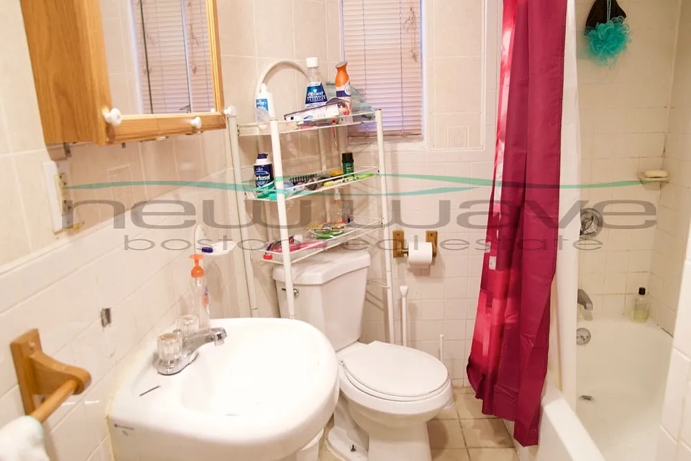 3 bed, 1000 sqft, $4,000 — Photo 4