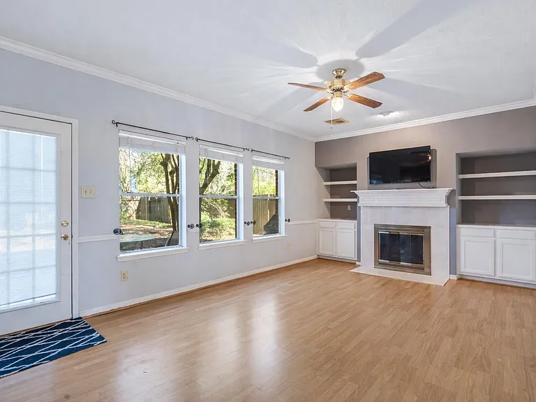 2630 Lakeway Dr — Photo 14