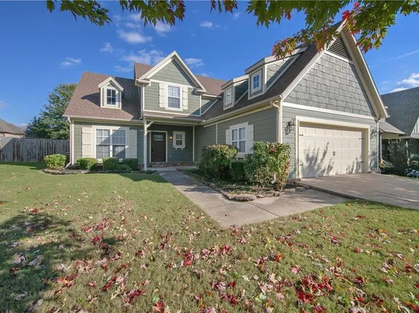 1221 Chancery Ln, Cave Springs, AR 72718