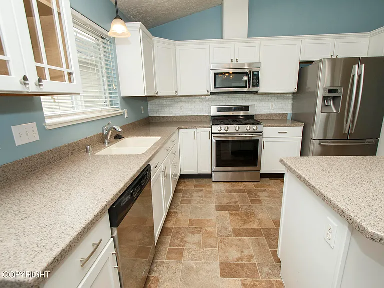 20757 Mountain Vista Dr — Photo 10